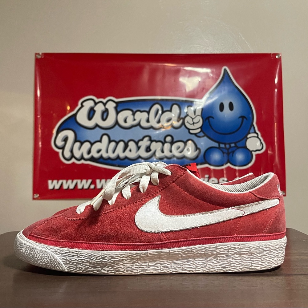 Vintage 2009 Nike sb bruin red suede size 10